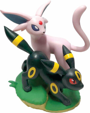 POKEMON COFFRET COLLECTION PREMIUM AVEC FIGURINE EV8.5 EVOLUTIONS PRISMATIQUES EN ATTENTE – Image 4